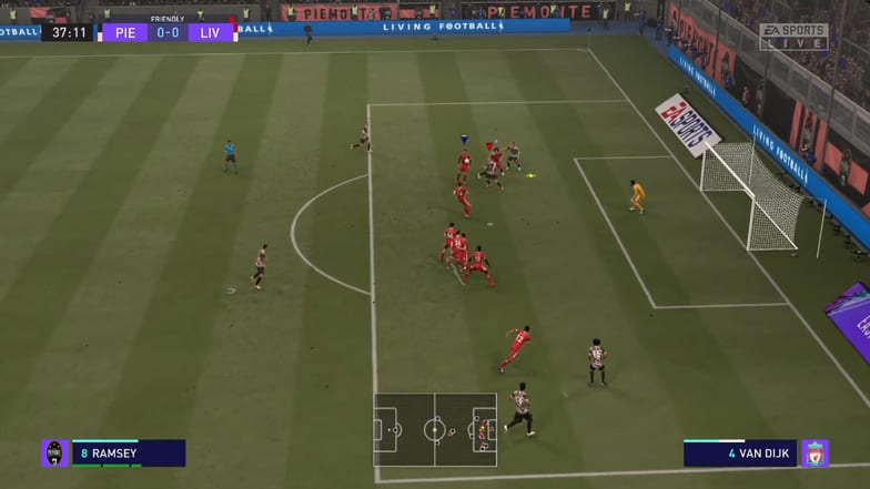 如何在FIFA 22中任意球得分？完整提示和指南