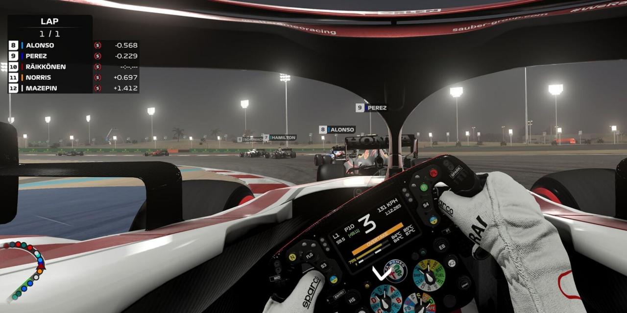 在 F1 2021 比賽中轉向